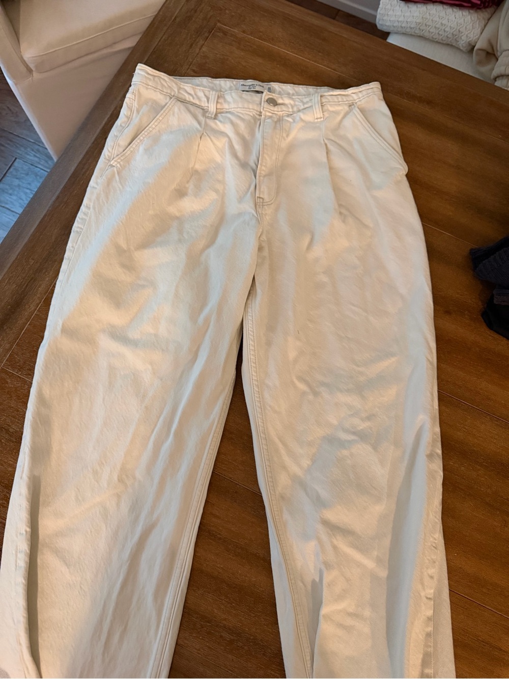 Abercrombie & Fitch High-Rise Cream/Off-White Jeans